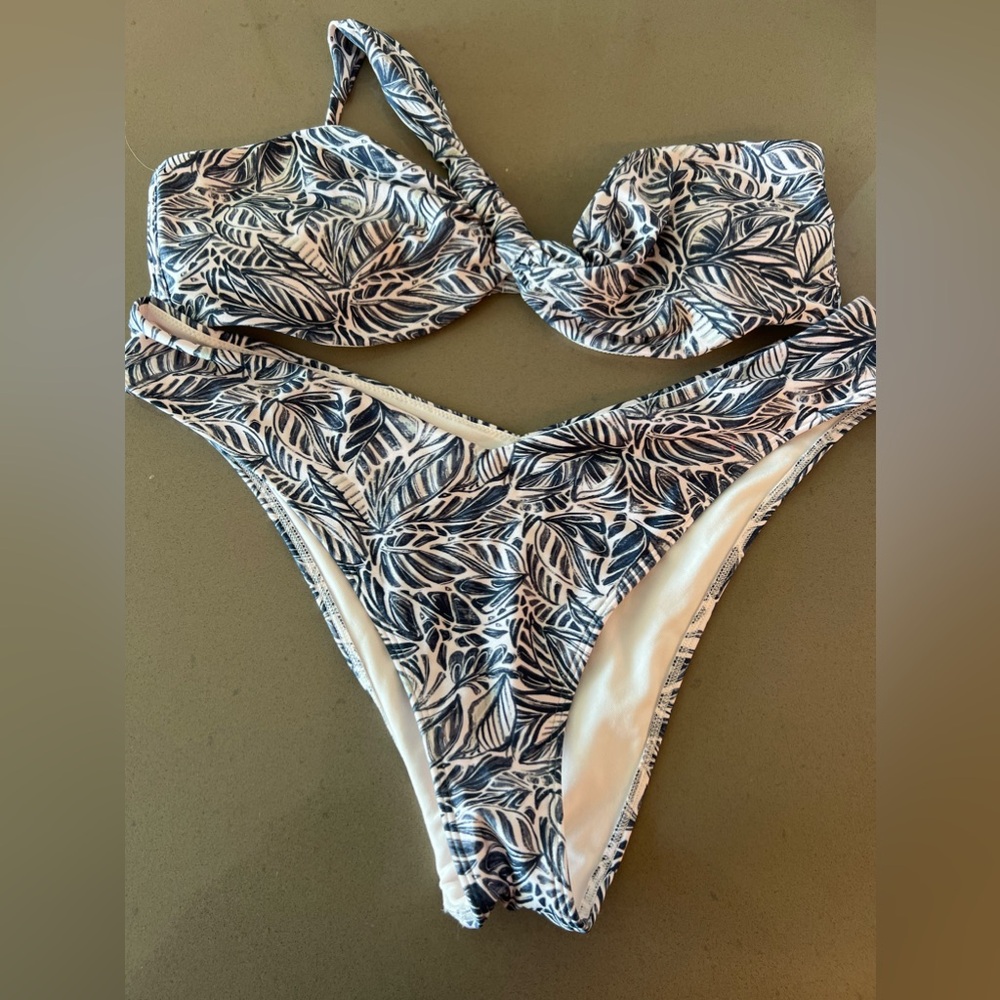 Abercrombie One shoulder bikini set